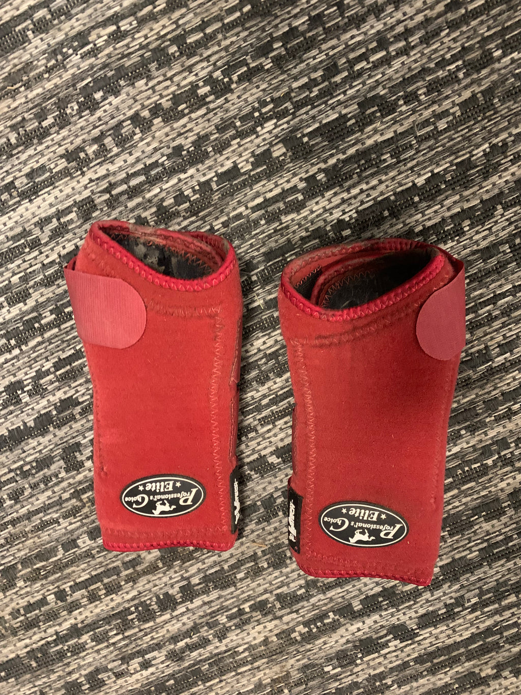 Red professional choice splint boots