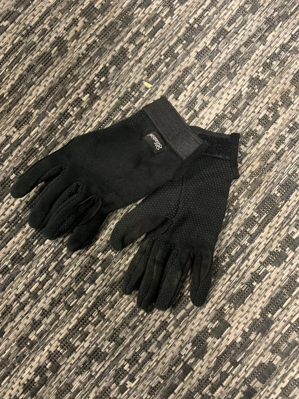 Elation gloves