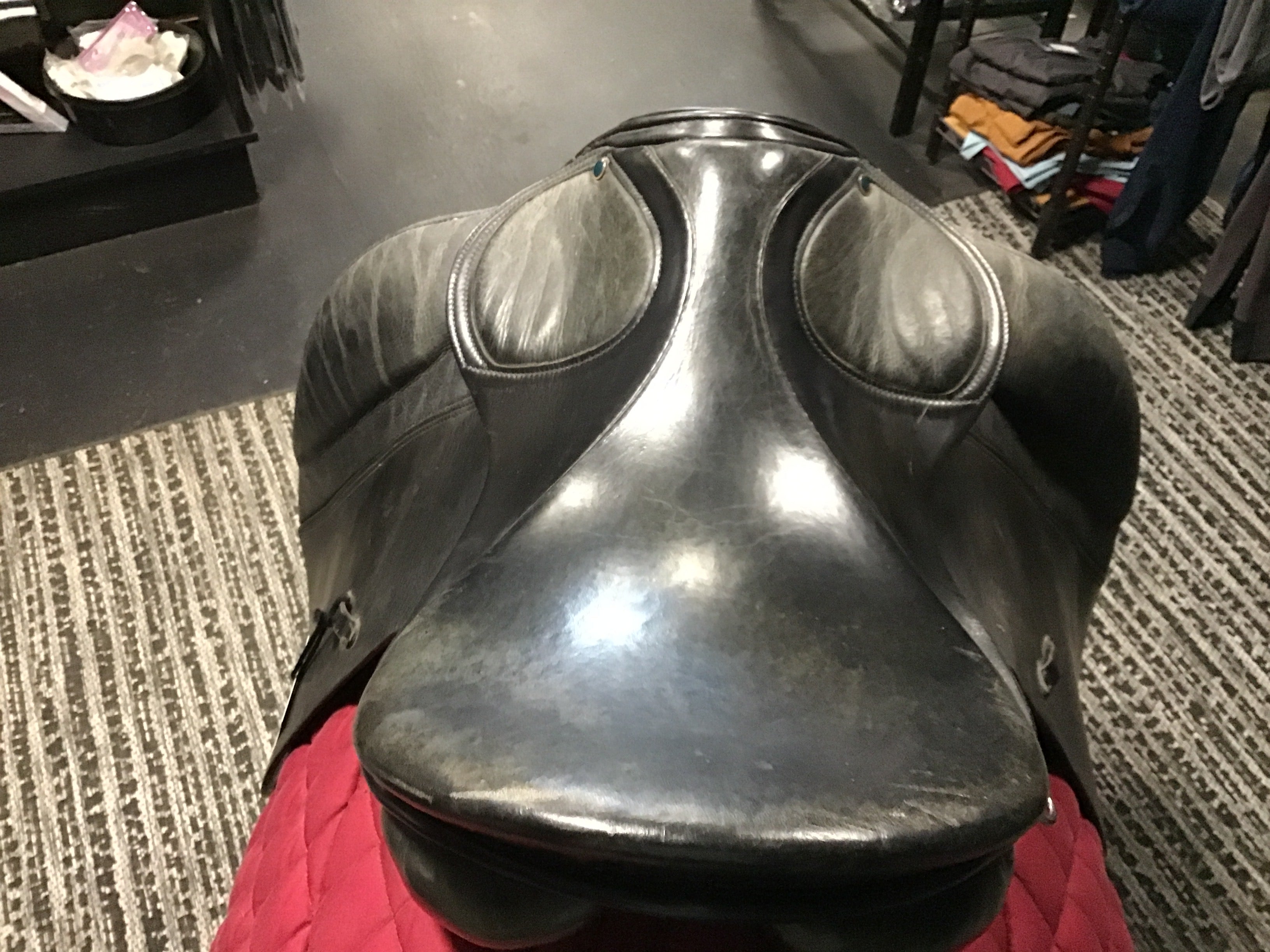 Stubben Dressage saddle 17.5”