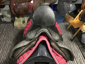 Stubben Dressage saddle 17.5”