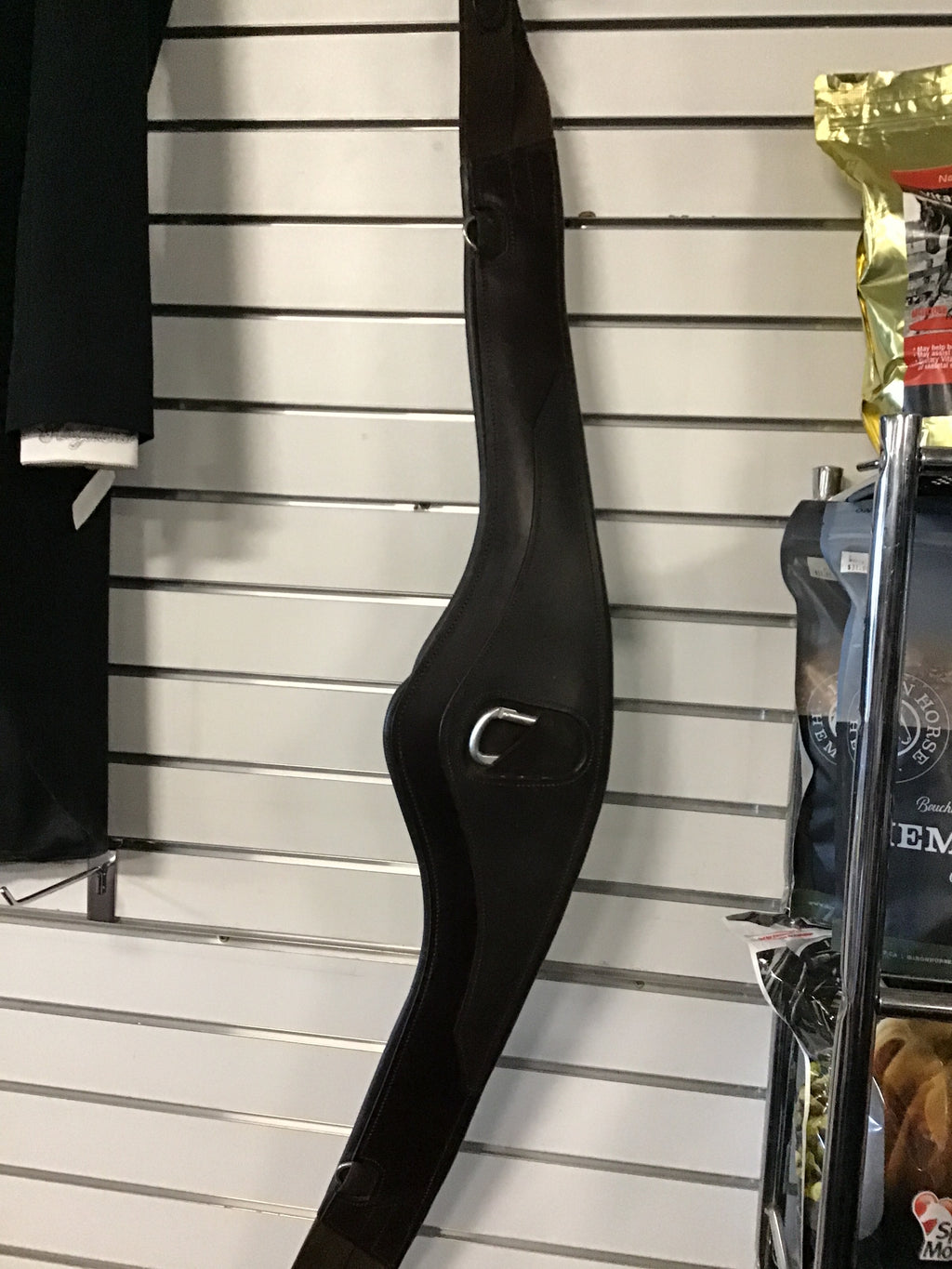 50” Mondega girth w elastic