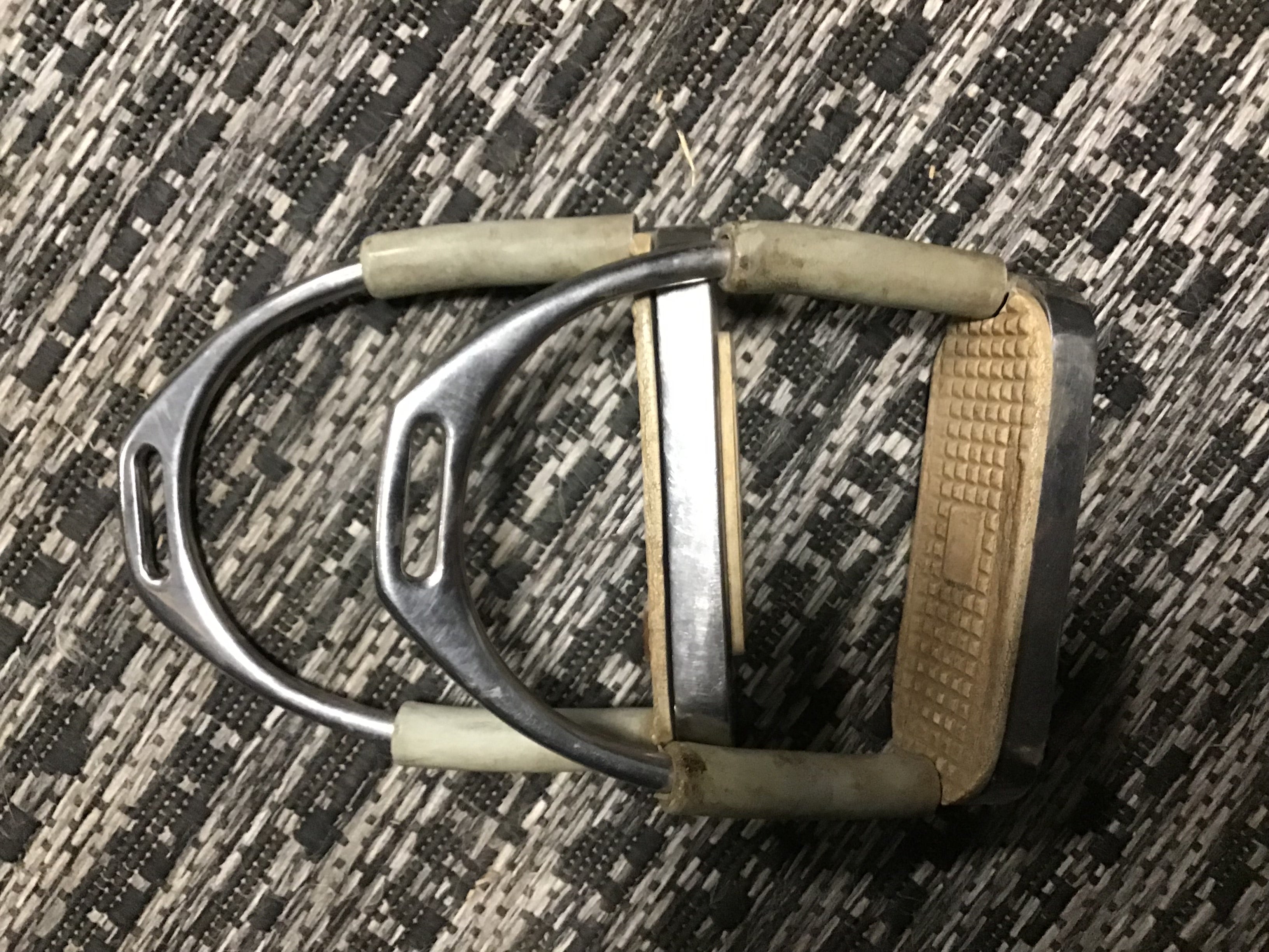 Flex stirrups