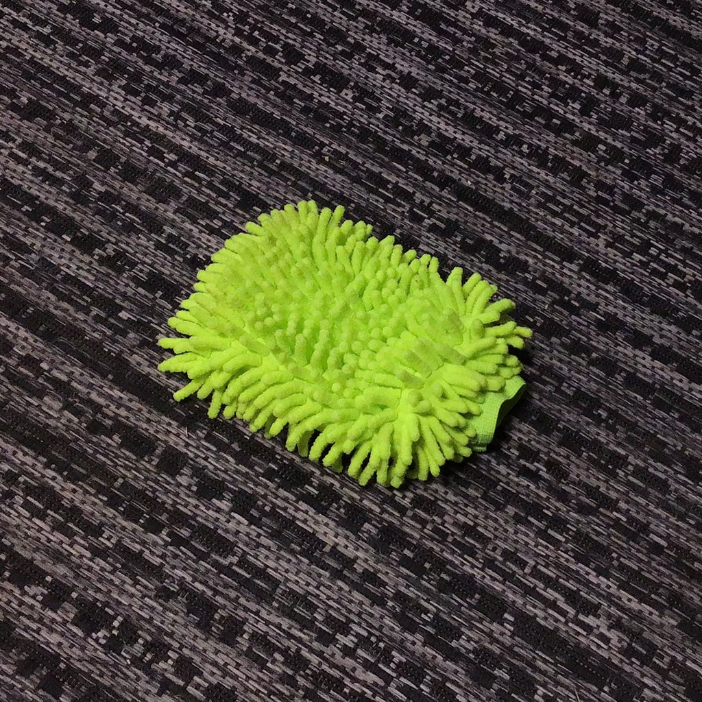 Green scrubby bathing cloth