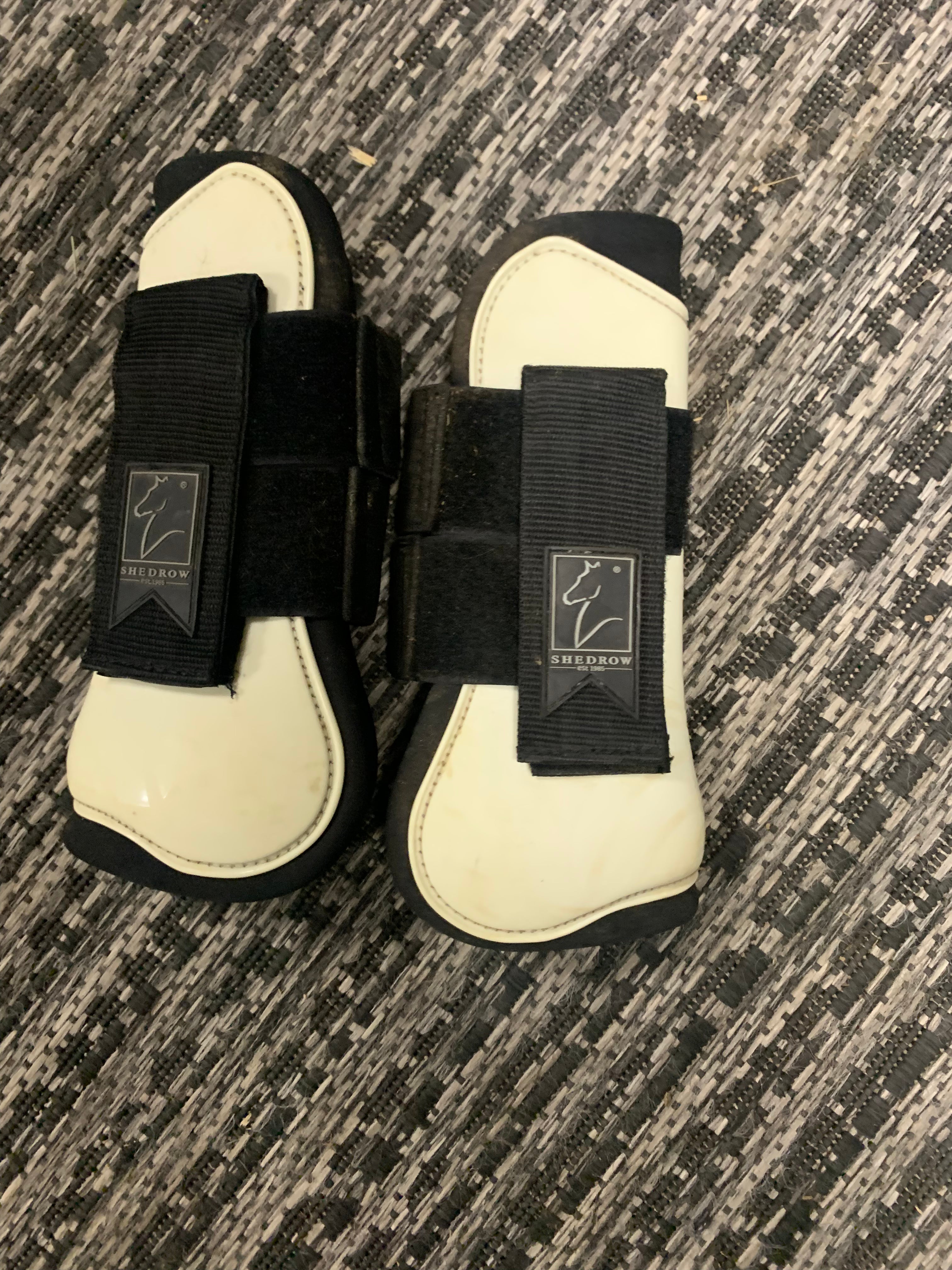 White Shedrow boots