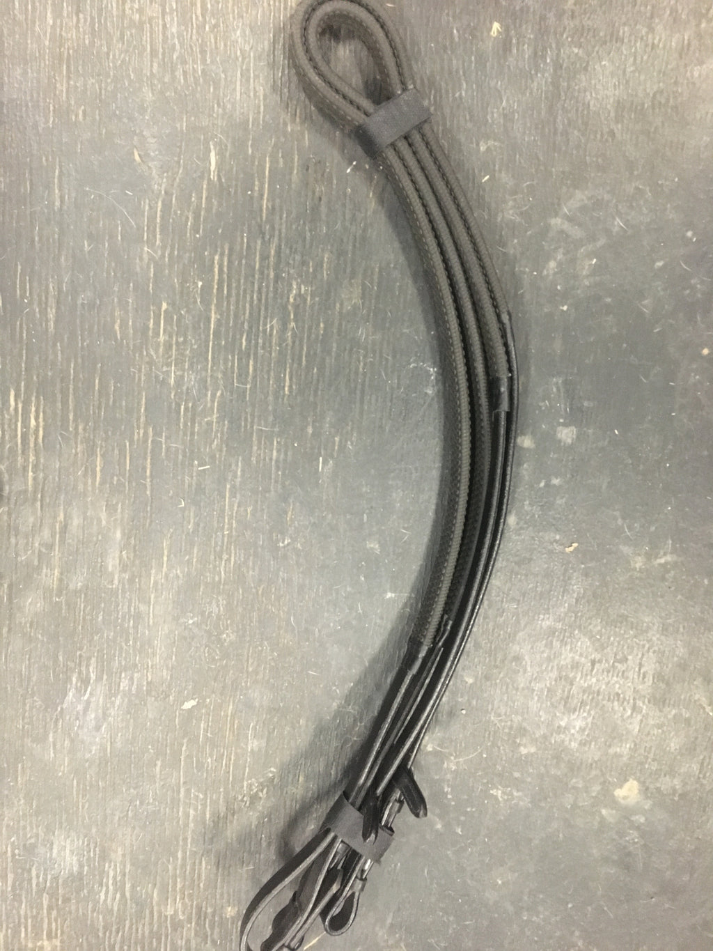 black rubber reins