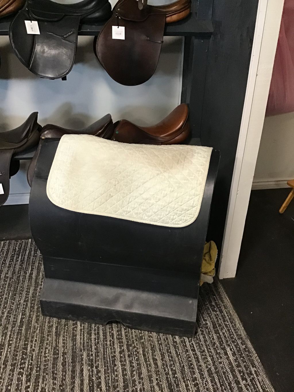 Shedrow White baby pad