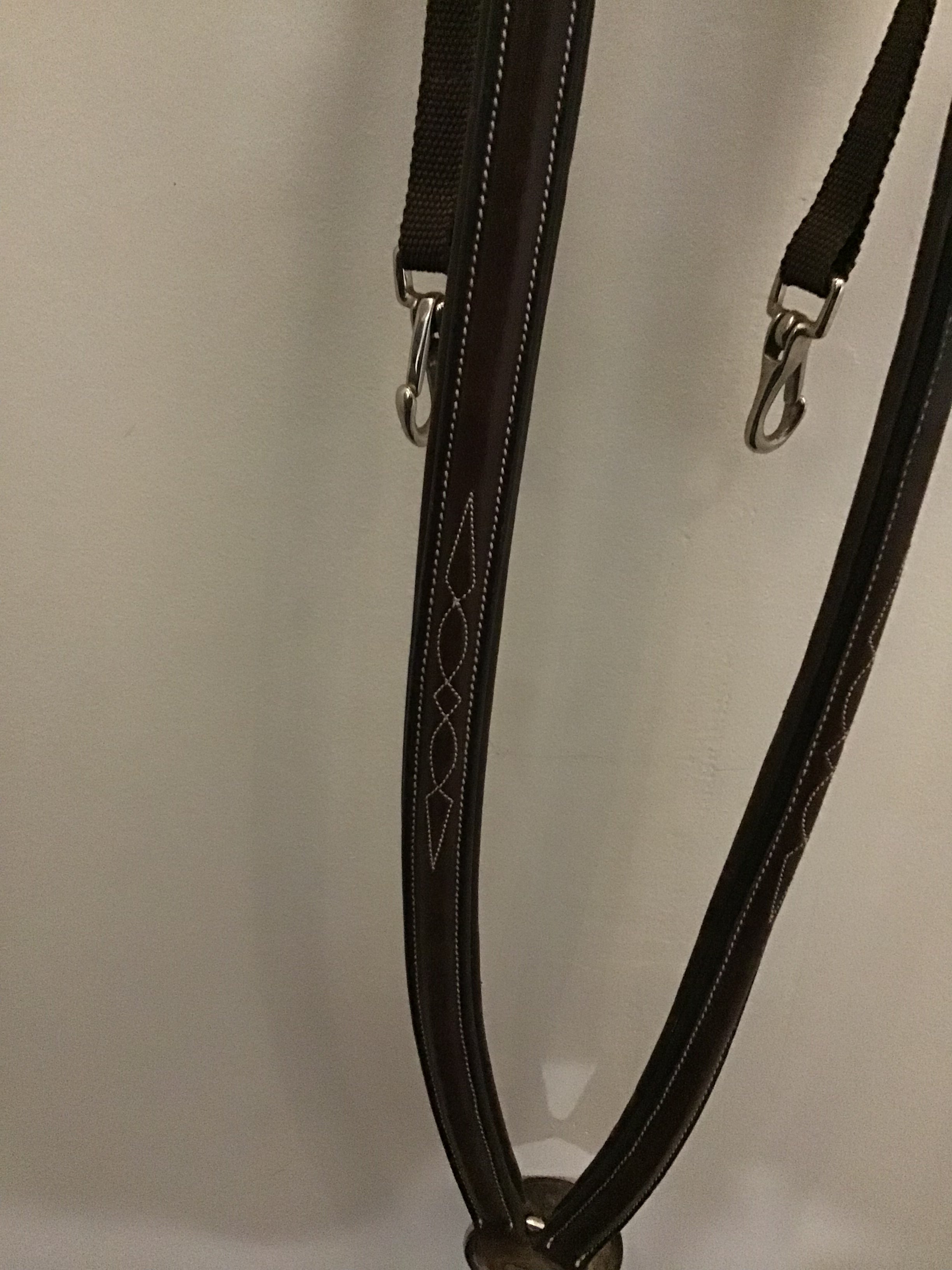 Mondega fancy stitch breastplate